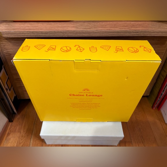 NEW Sun Squad Inflatable Chaise Lounge w/Cup Holder - Picture 5 of 8